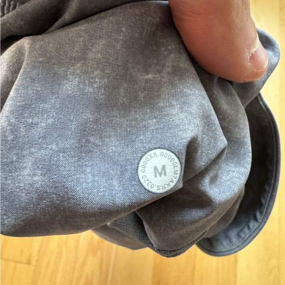 Lululemon THE Short Black Marble Print (M) - Picture 4 of 4